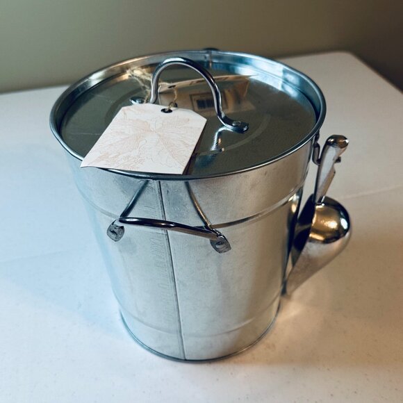 Galvanized Metal Ice Bucket Insulated With Lid & Scoop - Picture 1 of 11